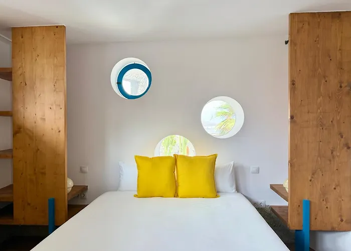 Canaryislandshost L Origen *