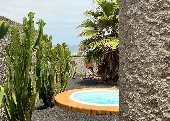 Canaryislandshost L Origen Willa Famara