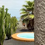 Canaryislandshost L Origen Villa Famara