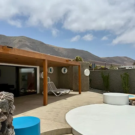Canaryislandshost L Origen * Фамара