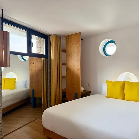 Canaryislandshost L Origen Famara